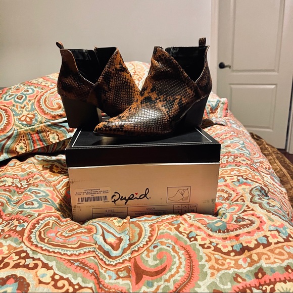 NIB QUPID Sz7 NAVA-08 BROWN/BLACK SNAKE MSRP $48 - Picture 9 of 9